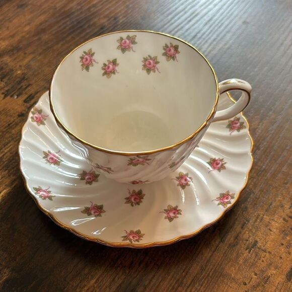 Vintage Aynsley Rosebud Pattern Teacup and Saucer England - Picture 3 of 8